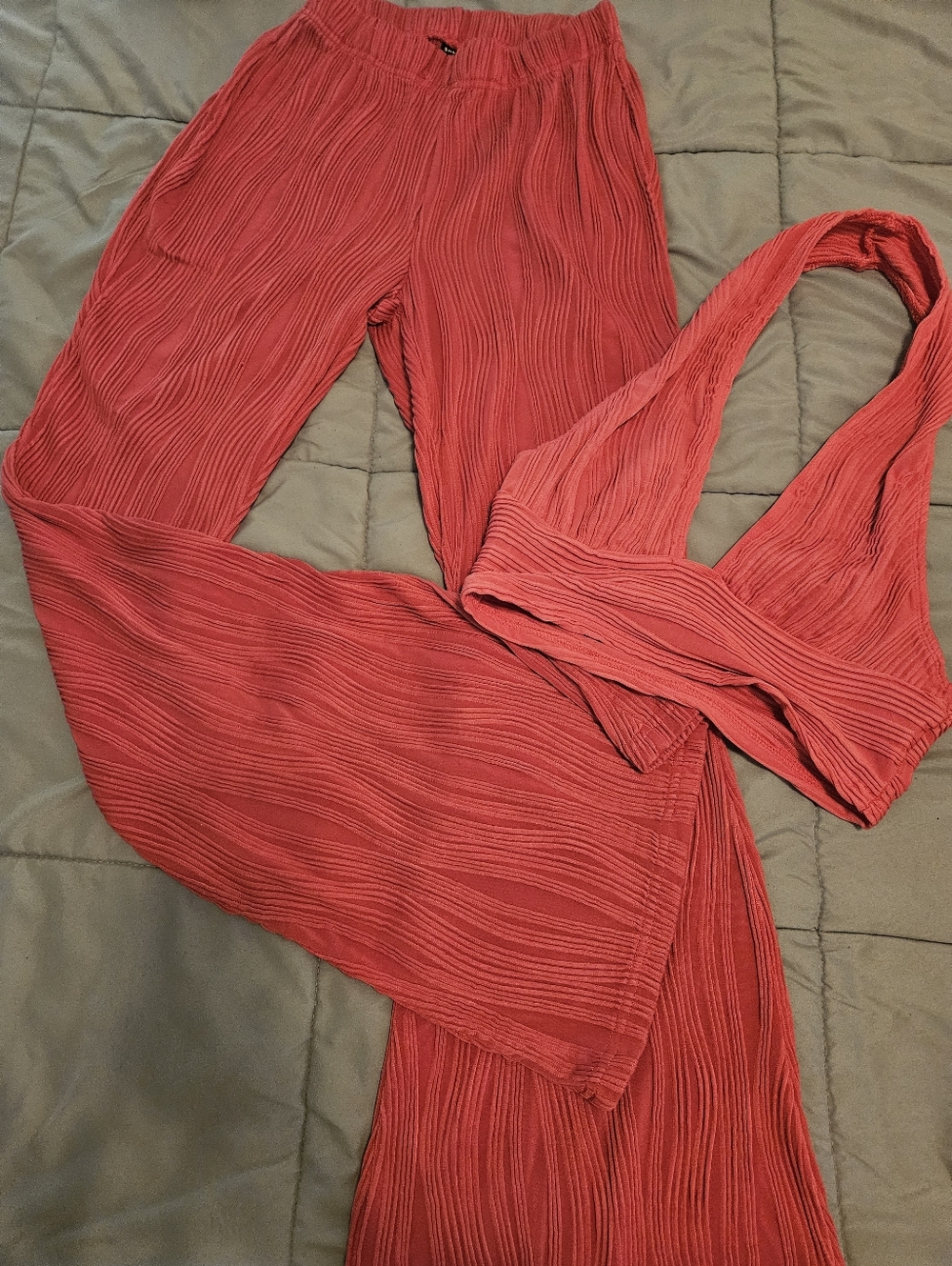 SHEIN Coral Pleated Top and Pants Set
